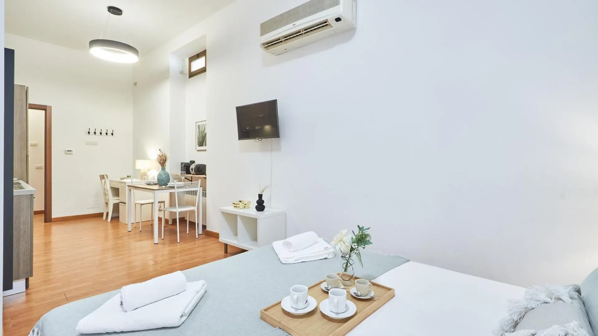 Easylife - Accogliente Monolocale Con Arredamento Minimal In Zona Stazione Centrale Milan Apartment